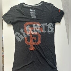 Women’s small SF giants T-shirt- Suze small
